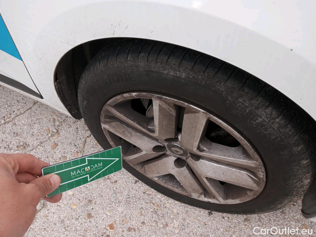  Renault  Clio RENAULT  / 2019 / 5P / berlina con portón Intens TCe 74 kW (100CV) GLP #9