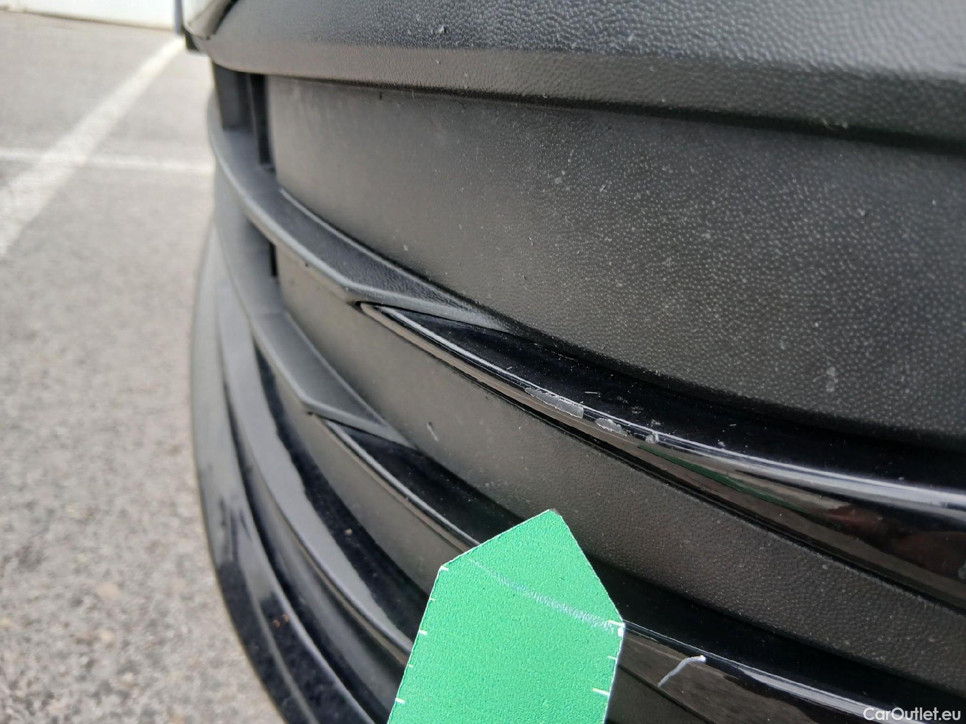  Volkswagen  Golf  VOLKSWAGEN / 2020 / 5P / berlina con portón Life 2.0 TDI 85kW (115CV) #8