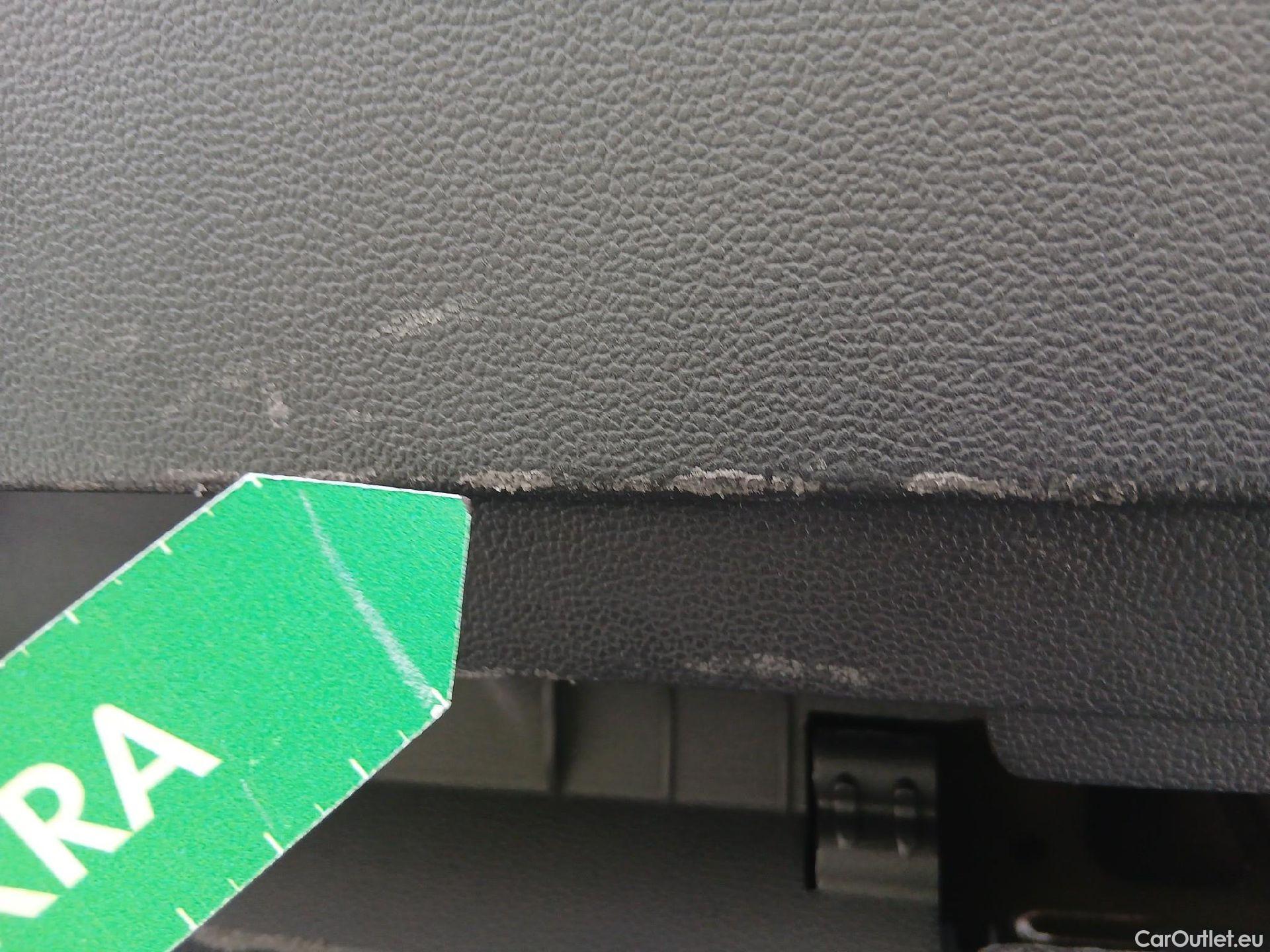  Volkswagen  Golf  VOLKSWAGEN / 2020 / 5P / berlina con portón Life 2.0 TDI 85kW (115CV) #22