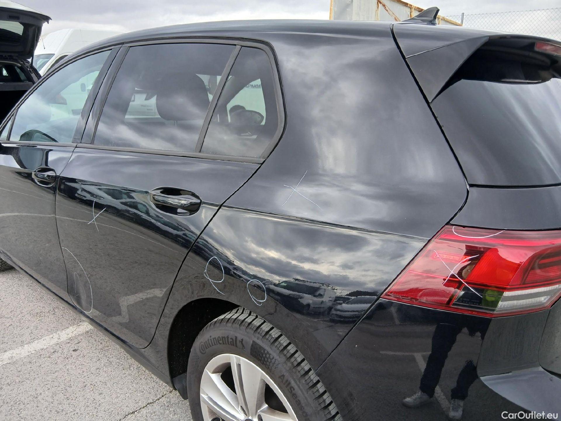  Volkswagen  Golf  VOLKSWAGEN / 2020 / 5P / berlina con portón Life 2.0 TDI 85kW (115CV) #16