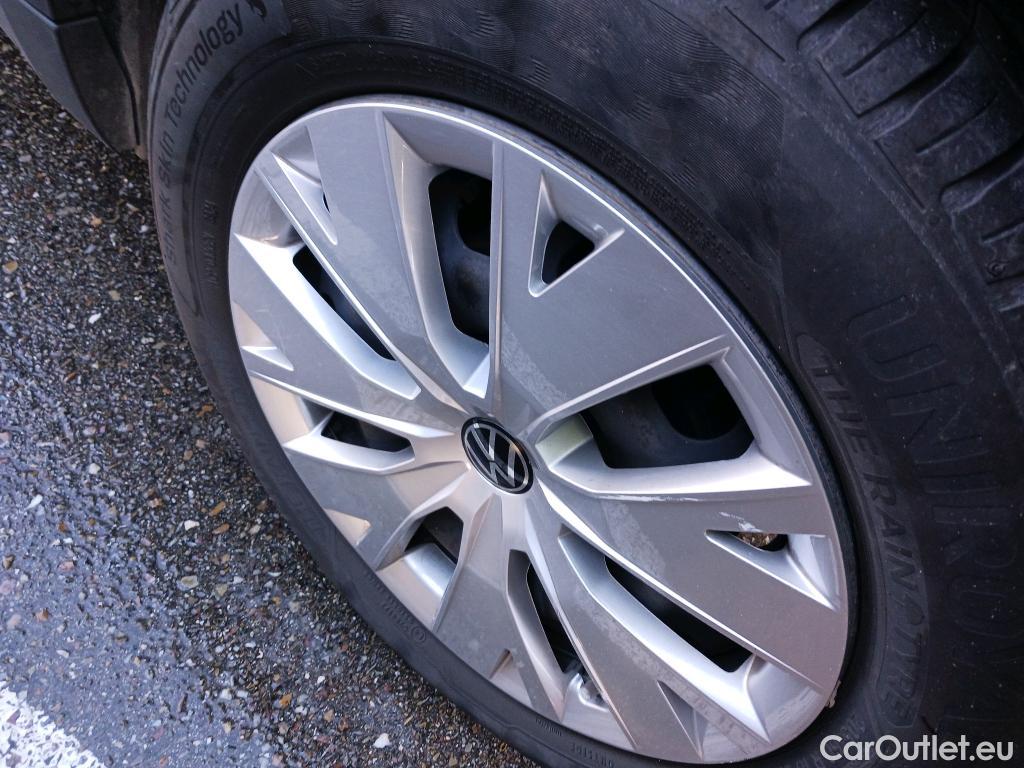  Volkswagen  T-CROSS VOLKSWAGEN  / 2018 / 5P / todoterreno Edition 1.0 TSI 70kW (95CV) #16