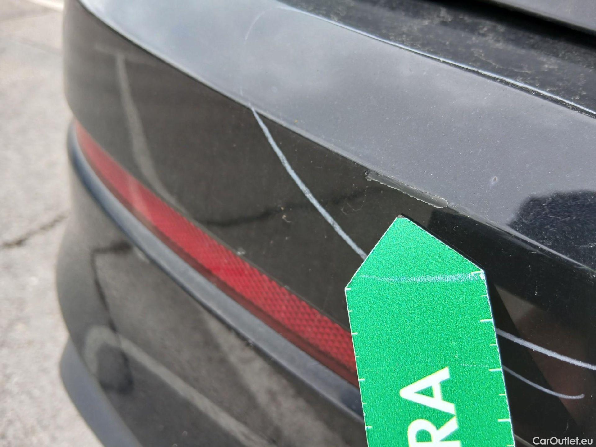  Volkswagen  Golf  VOLKSWAGEN / 2020 / 5P / berlina con portón Life 2.0 TDI 85kW (115CV) #18