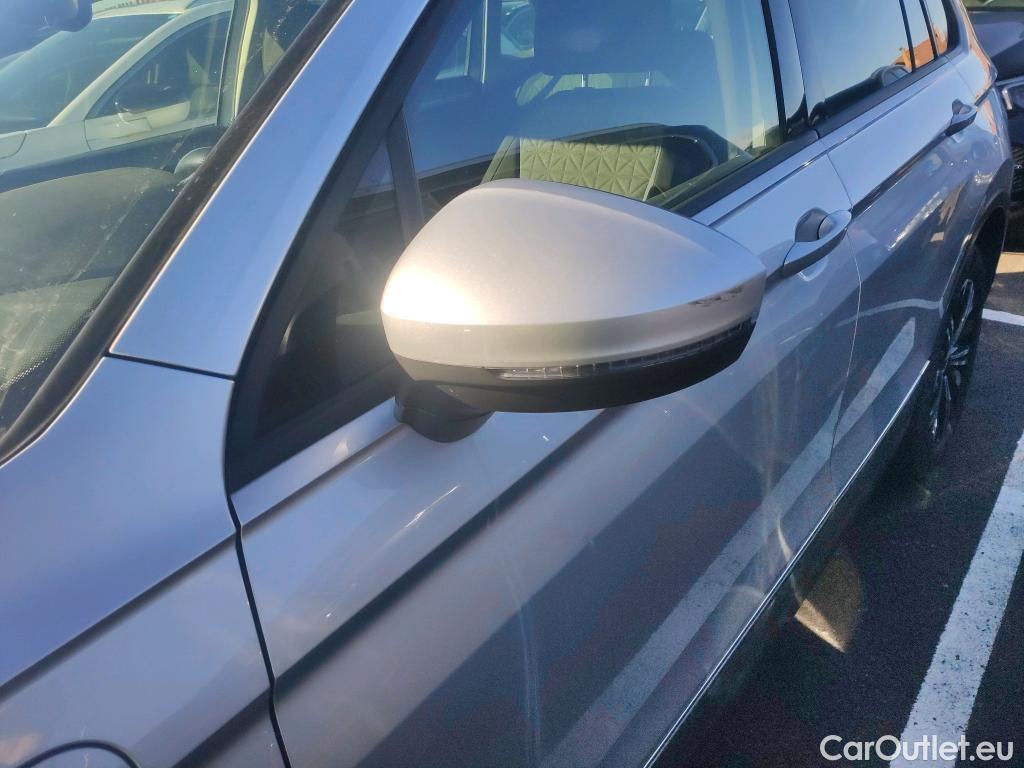  Volkswagen  Tiguan VOLKSWAGEN  / 2020 / 5P / todoterreno Life 1.4 TSI eHybrid 180kW (245CV) DSG #33