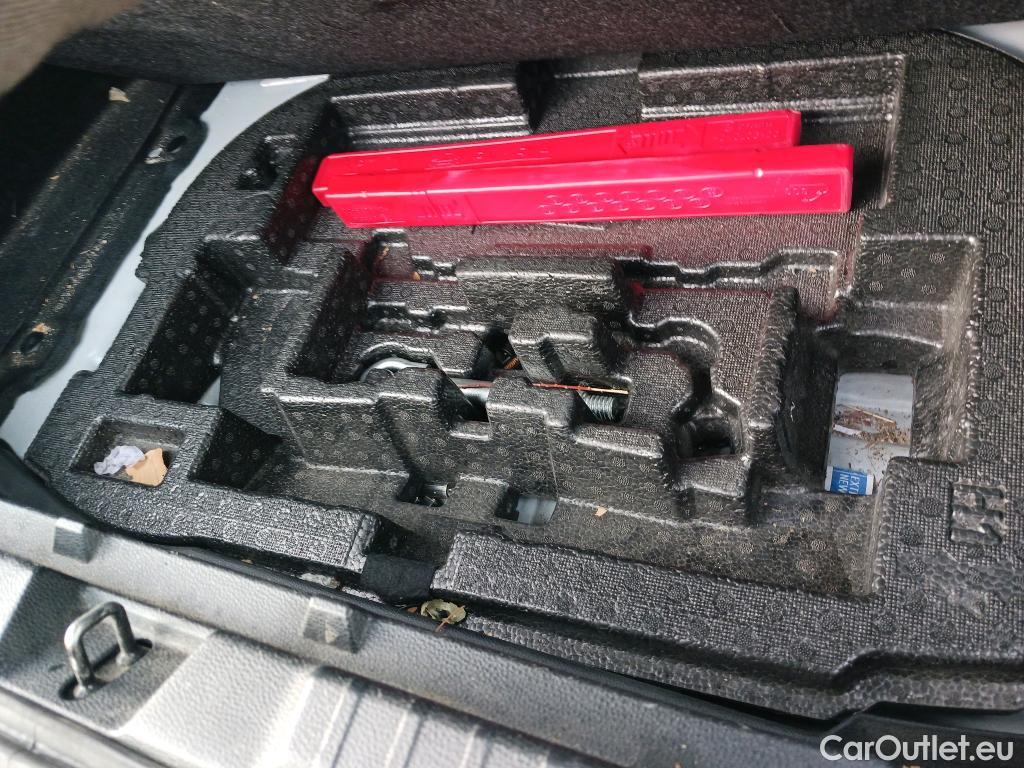  Toyota  Corolla TOYOTA  1.8 125H ACTIVE TECH E-CVT #15