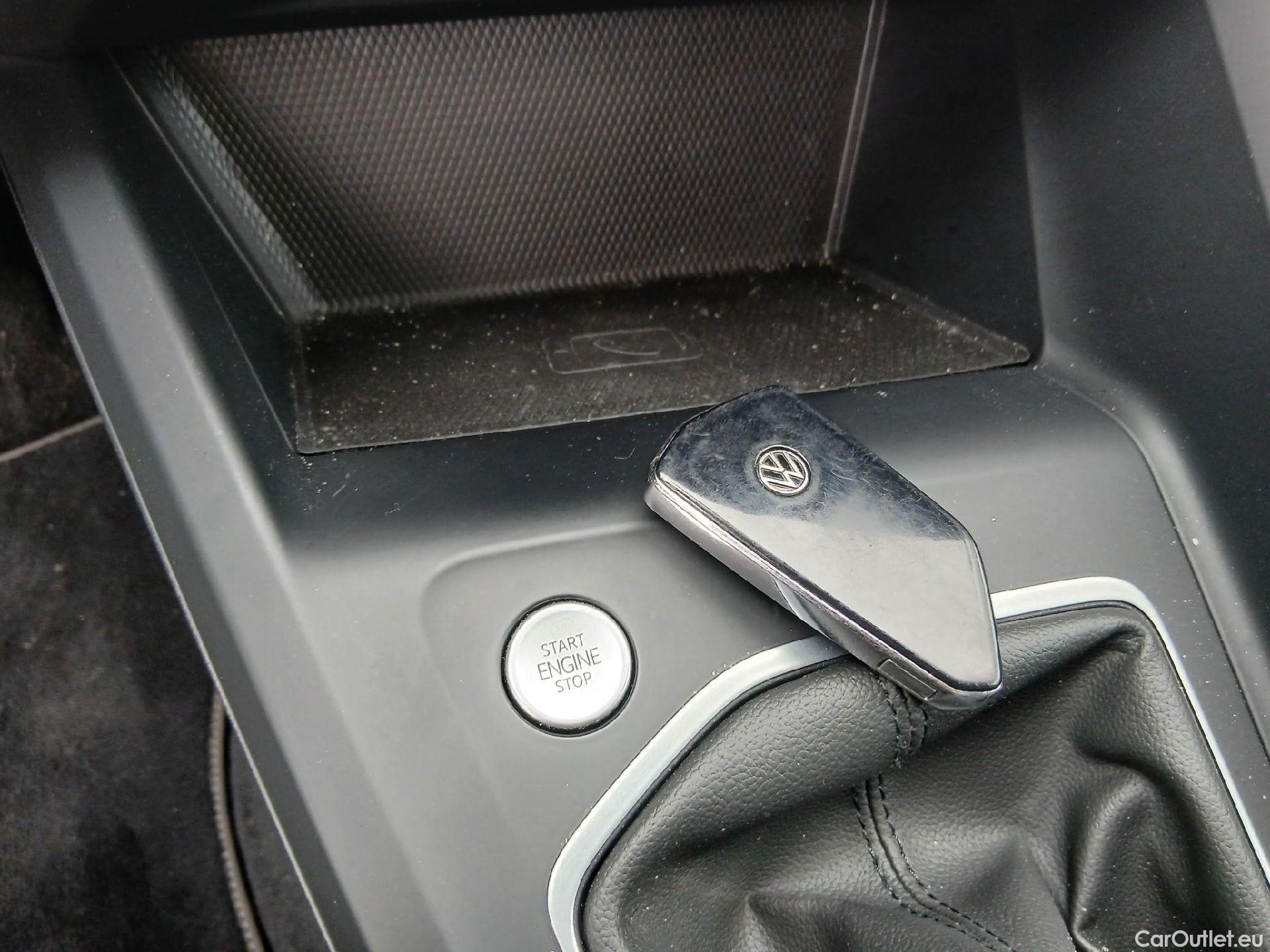  Volkswagen  Golf  VOLKSWAGEN / 2020 / 5P / berlina con portón Life 2.0 TDI 85kW (115CV) #1