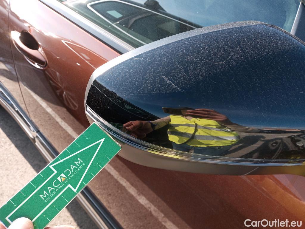  Peugeot  5008 PEUGEOT  / 2020 / 5P / todoterreno 1.5 BlueHDi 96kW S&S Allure Pack EAT8 #40