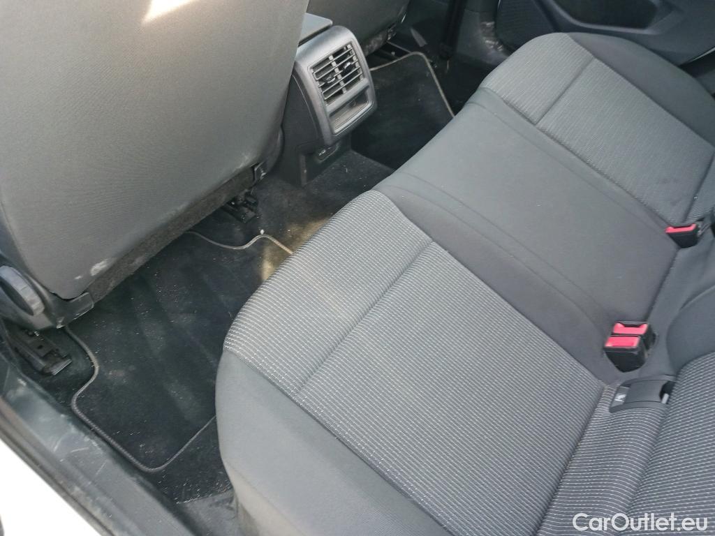  Volkswagen  Golf  VOLKSWAGEN / 2020 / 5P / berlina con portón 2.0 TDI 85kW (115CV) #11