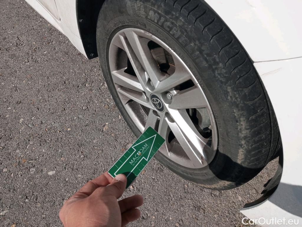  Toyota  Corolla TOYOTA  1.8 125H ACTIVE TECH E-CVT #25