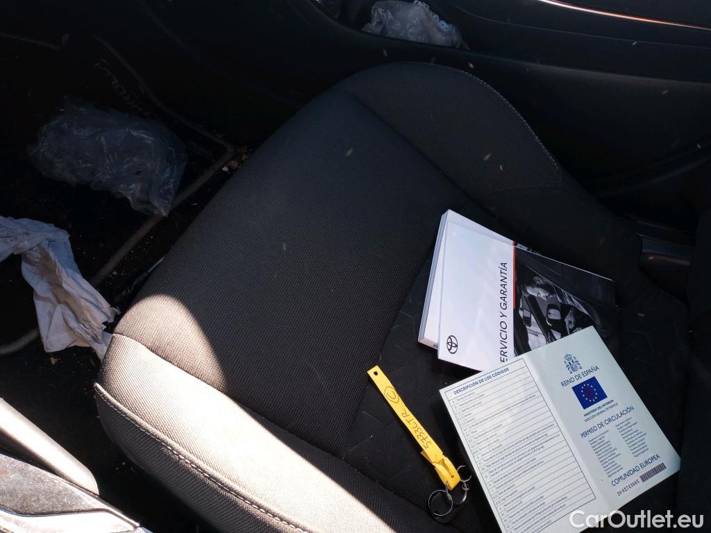  Toyota  Corolla TOYOTA  1.8 125H ACTIVE TECH E-CVT #19