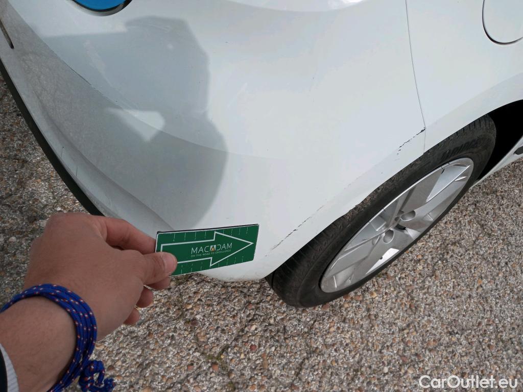  Renault  Clio RENAULT  / 2019 / 5P / berlina con portón Intens TCe 74 kW (100CV) GLP #6