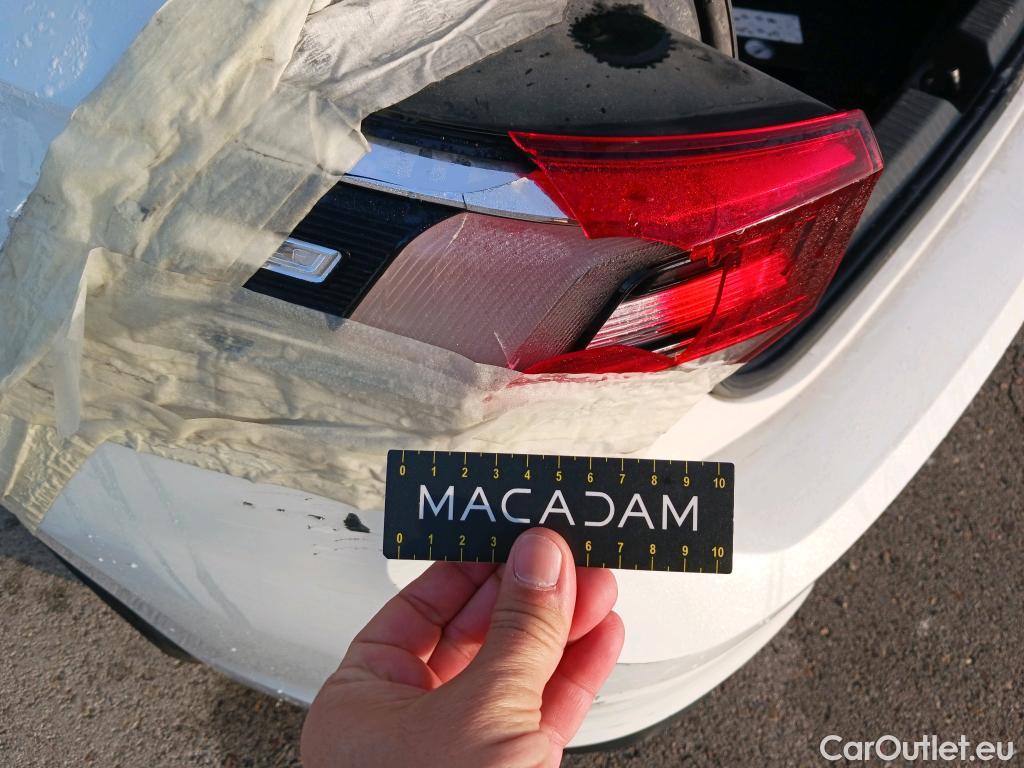  Volkswagen  Golf  VOLKSWAGEN / 2020 / 5P / berlina con portón 2.0 TDI 85kW (115CV) #4