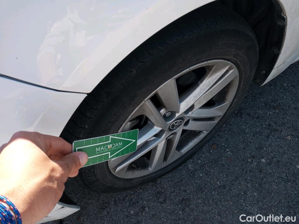  Toyota  Corolla TOYOTA  1.8 125H ACTIVE TECH E-CVT #40