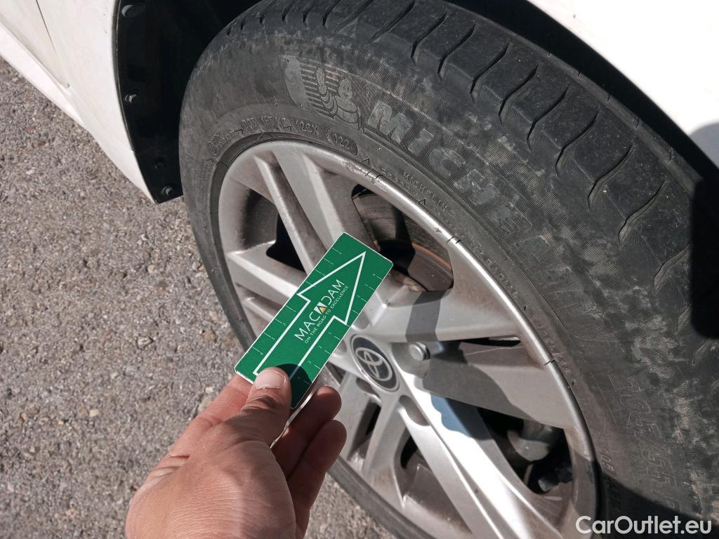  Toyota  Corolla TOYOTA  1.8 125H ACTIVE TECH E-CVT #24