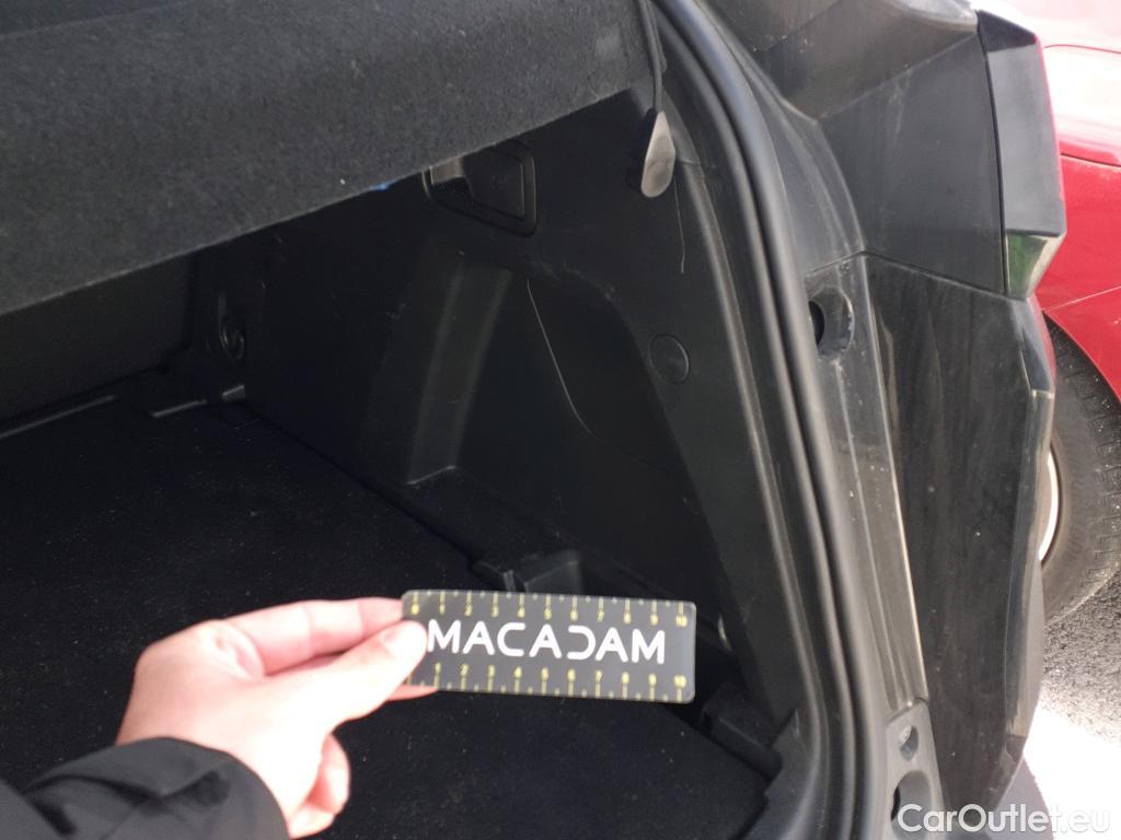  Peugeot  3008 PEUGEOT  / 2020 / 5P / todoterreno 1.5 BlueHDi 96kW S&S Allure Pack EAT8 #28