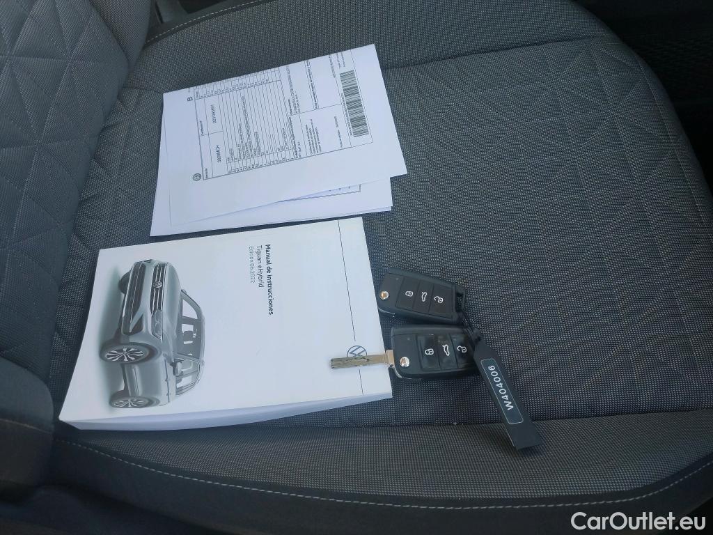  Volkswagen  Tiguan VOLKSWAGEN  / 2020 / 5P / todoterreno Life 1.4 TSI eHybrid 180kW (245CV) DSG #21