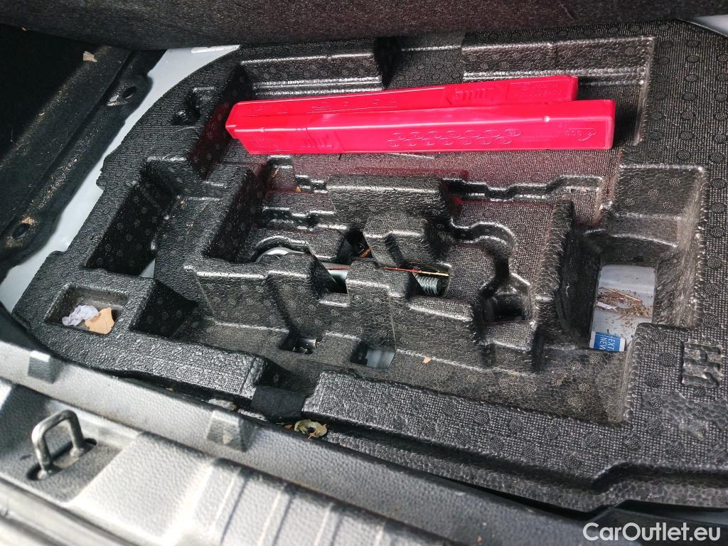  Toyota  Corolla TOYOTA  1.8 125H ACTIVE TECH E-CVT #16