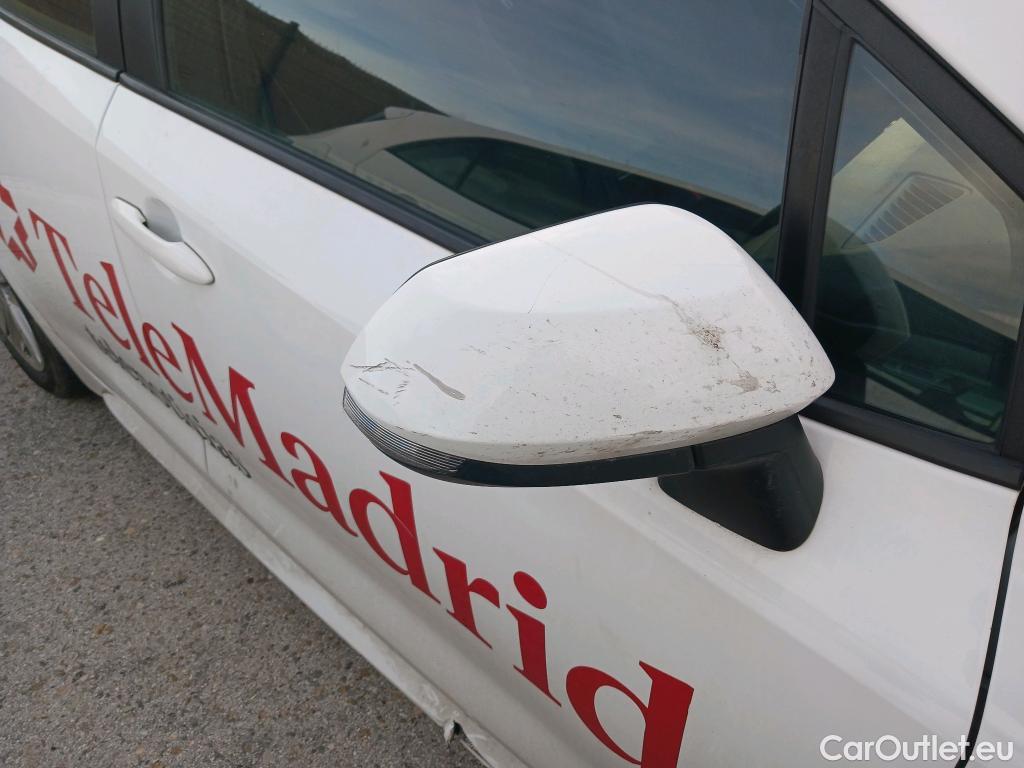  Toyota  Corolla TOYOTA  1.8 125H ACTIVE TECH E-CVT #40