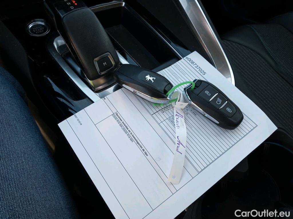  Peugeot  5008 PEUGEOT  / 2020 / 5P / todoterreno 1.5 BlueHDi 96kW S&S Allure Pack EAT8 #14