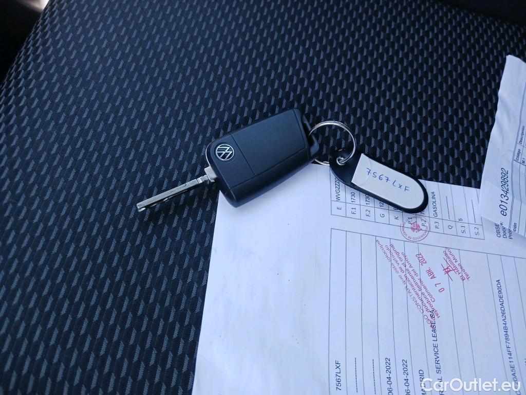  Volkswagen  T-CROSS VOLKSWAGEN  / 2018 / 5P / todoterreno Edition 1.0 TSI 70kW (95CV) #3