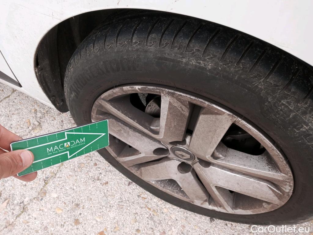  Renault  Clio RENAULT  / 2019 / 5P / berlina con portón Intens TCe 74 kW (100CV) GLP #8