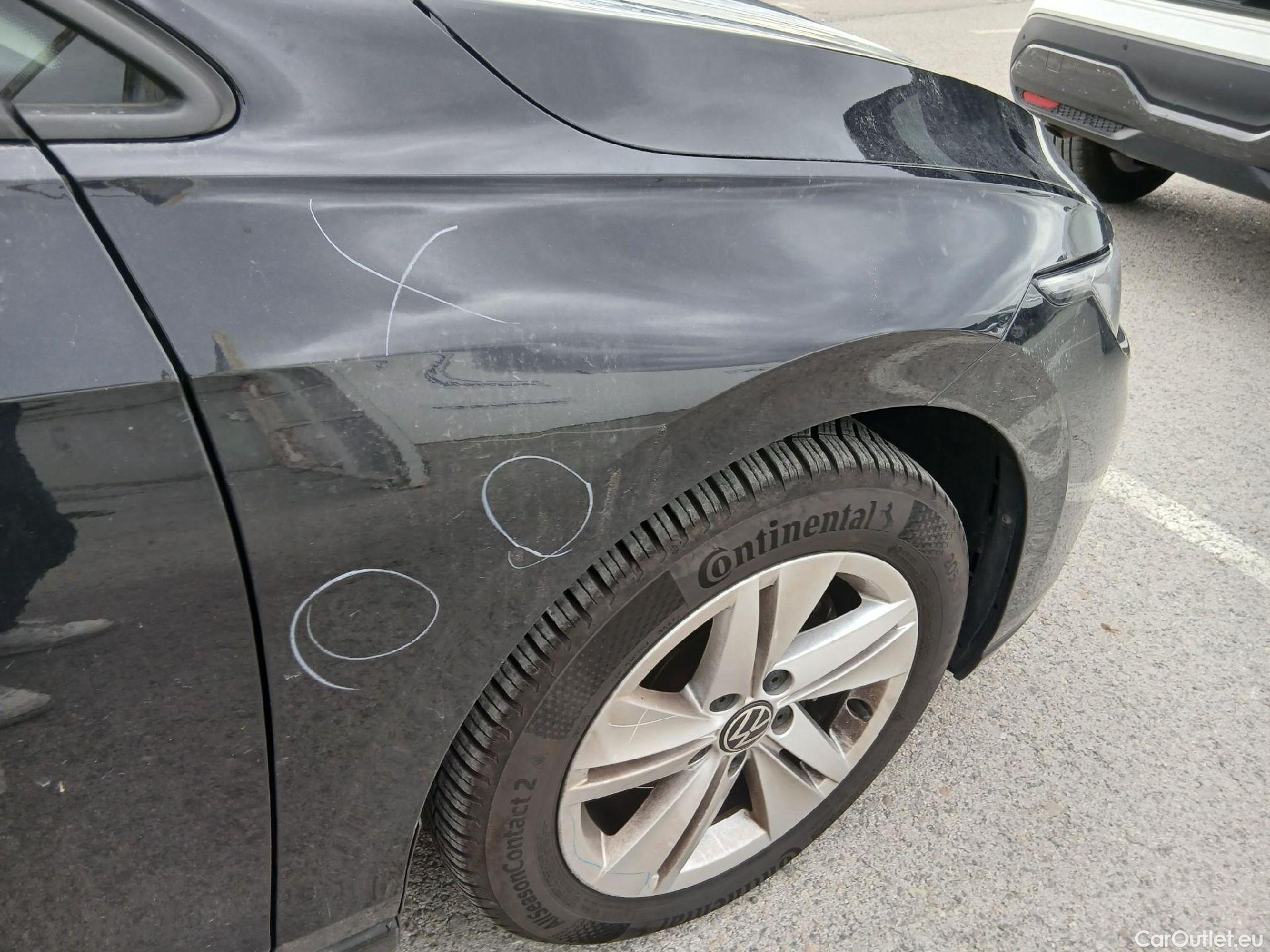  Volkswagen  Golf  VOLKSWAGEN / 2020 / 5P / berlina con portón Life 2.0 TDI 85kW (115CV) #33