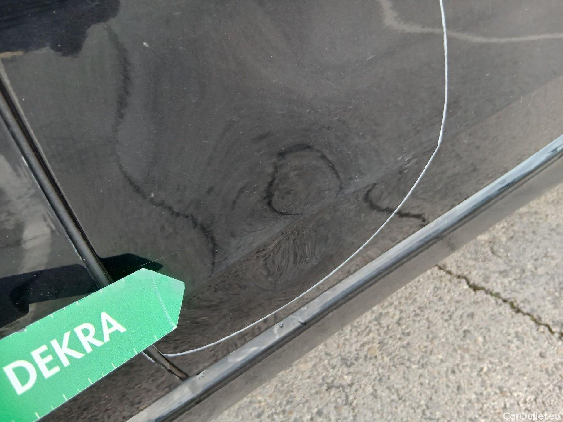  Volkswagen  Golf  VOLKSWAGEN / 2020 / 5P / berlina con portón Life 2.0 TDI 85kW (115CV) #11