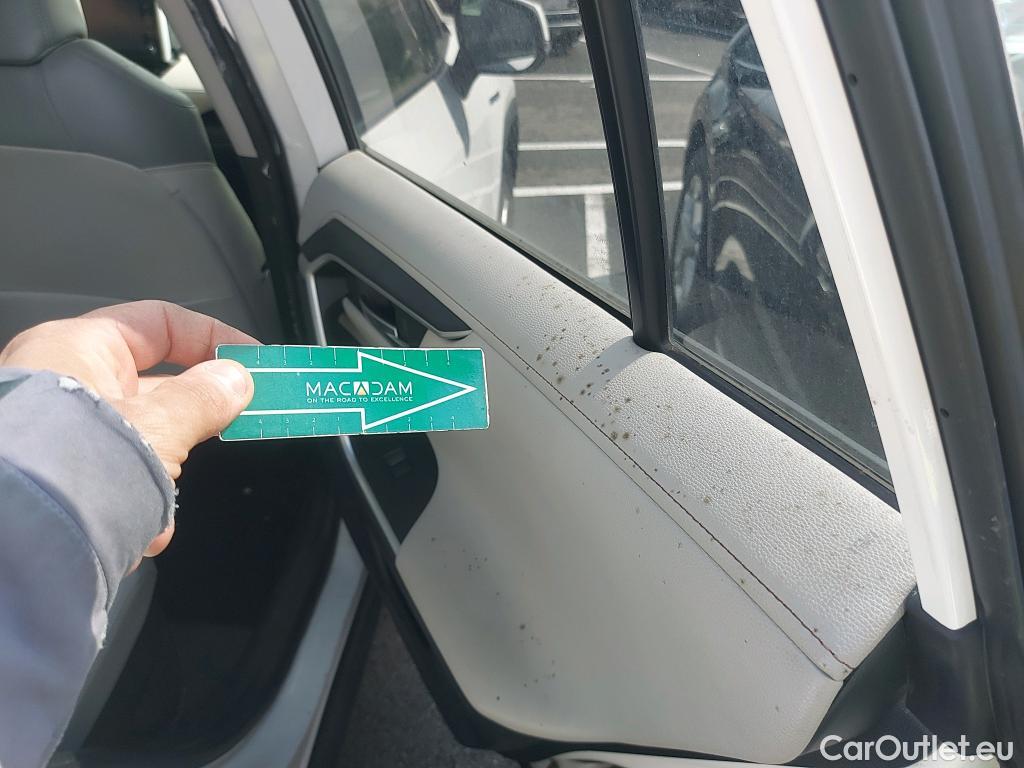  Toyota  RAV4 TOYOTA  / 2018 / 5P / todoterreno 2.5l 220H Luxury #8