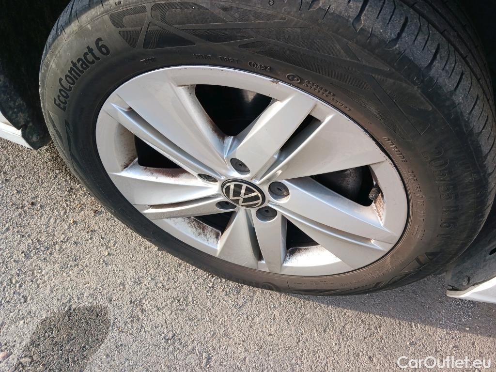  Volkswagen  Golf  VOLKSWAGEN / 2020 / 5P / berlina con portón 2.0 TDI 85kW (115CV) #20