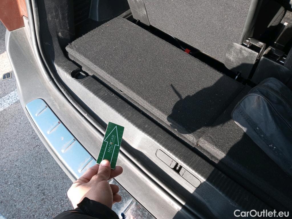  Peugeot  5008 PEUGEOT  / 2020 / 5P / todoterreno 1.5 BlueHDi 96kW S&S Allure Pack EAT8 #8