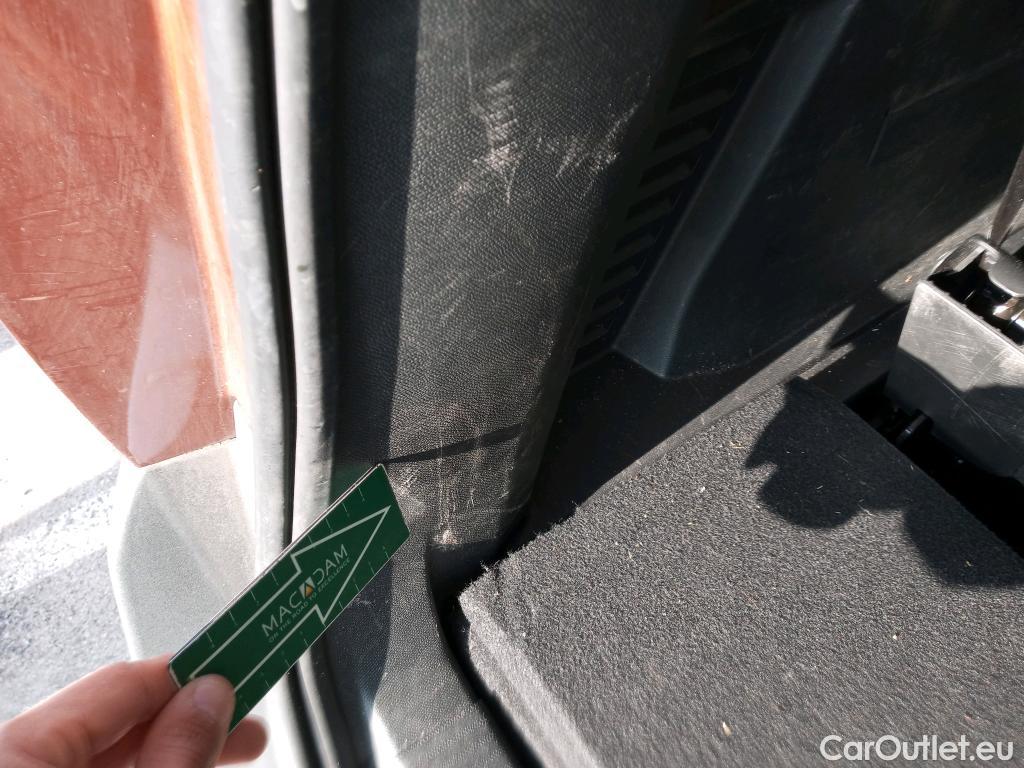  Peugeot  5008 PEUGEOT  / 2020 / 5P / todoterreno 1.5 BlueHDi 96kW S&S Allure Pack EAT8 #21