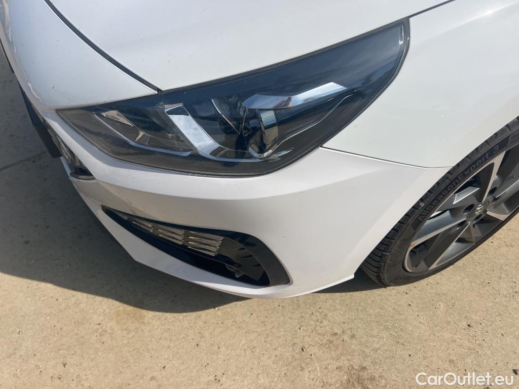  Hyundai  i30 HYUNDAI  / 2020 / 5P / berlina con portón 1.5 DPI Klass SLX #20