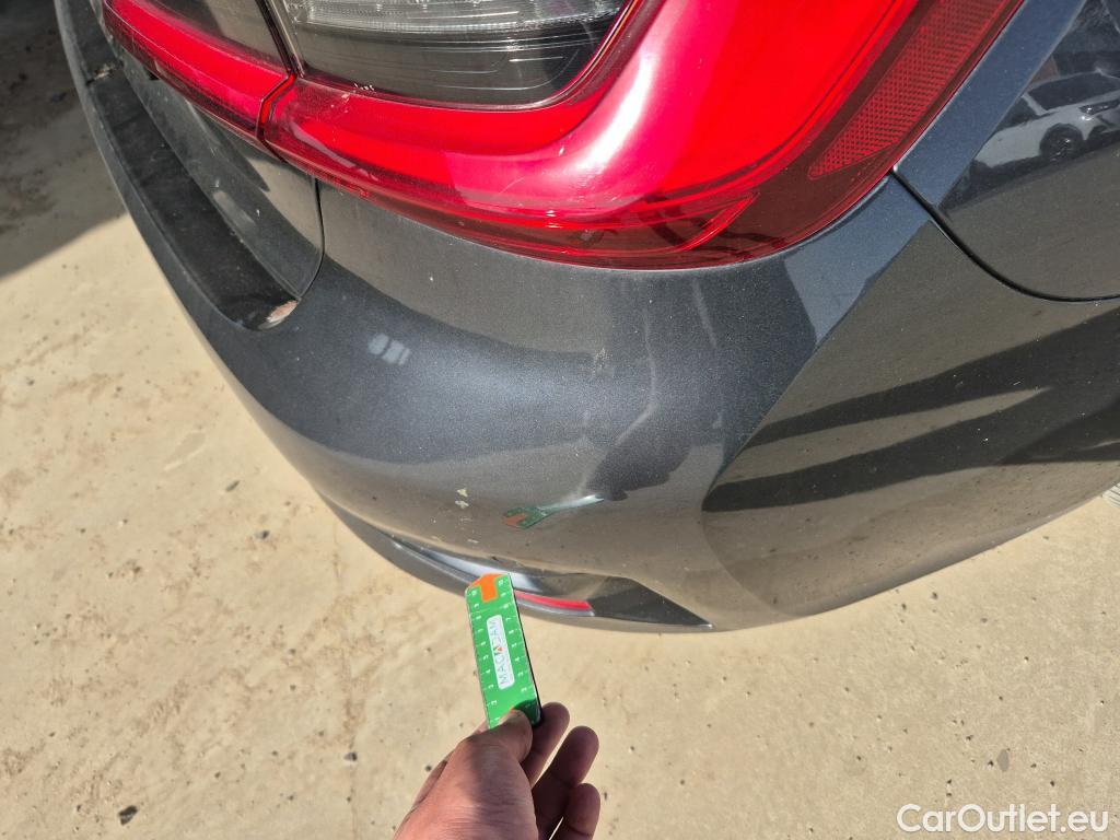  Bmw  Serie 3 BMW  / 2018 / 4P / sedán 318d Auto. #11