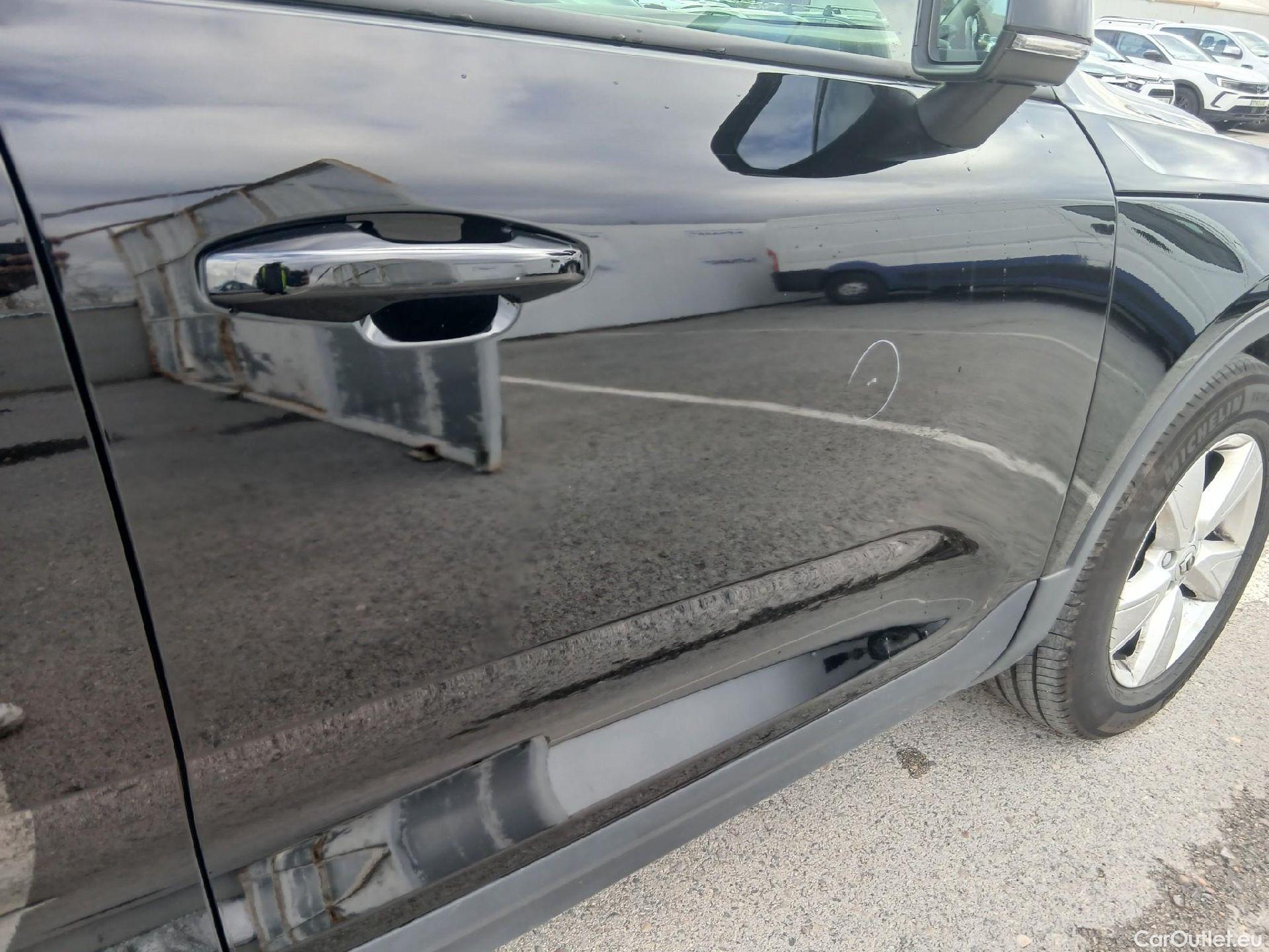  Volvo  XC 40 VOLVO XC40 / 2017 / 5P / todoterreno 1.5 T2 Momentum Core #26