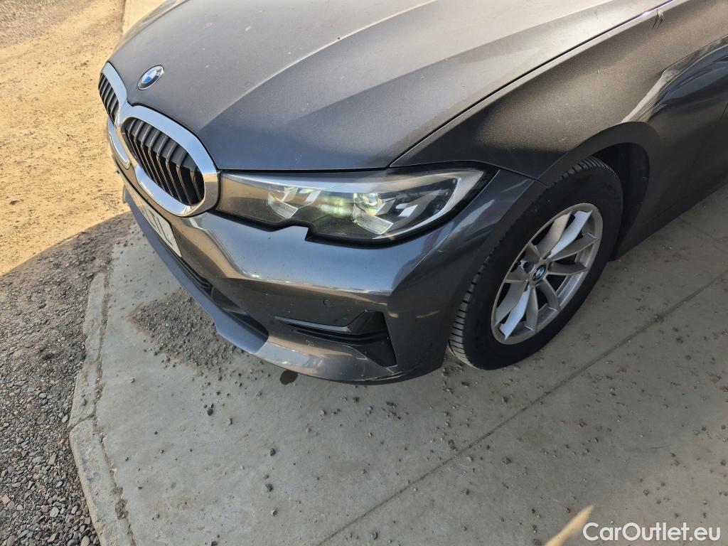  Bmw  Serie 3 BMW  / 2018 / 4P / sedán 318d Auto. #5