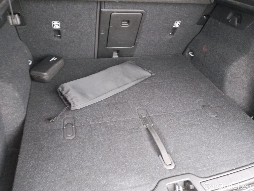  Volvo  XC 40 VOLVO XC40 / 2017 / 5P / todoterreno Recharge Twin Eléctrico Plus Auto AWD #2