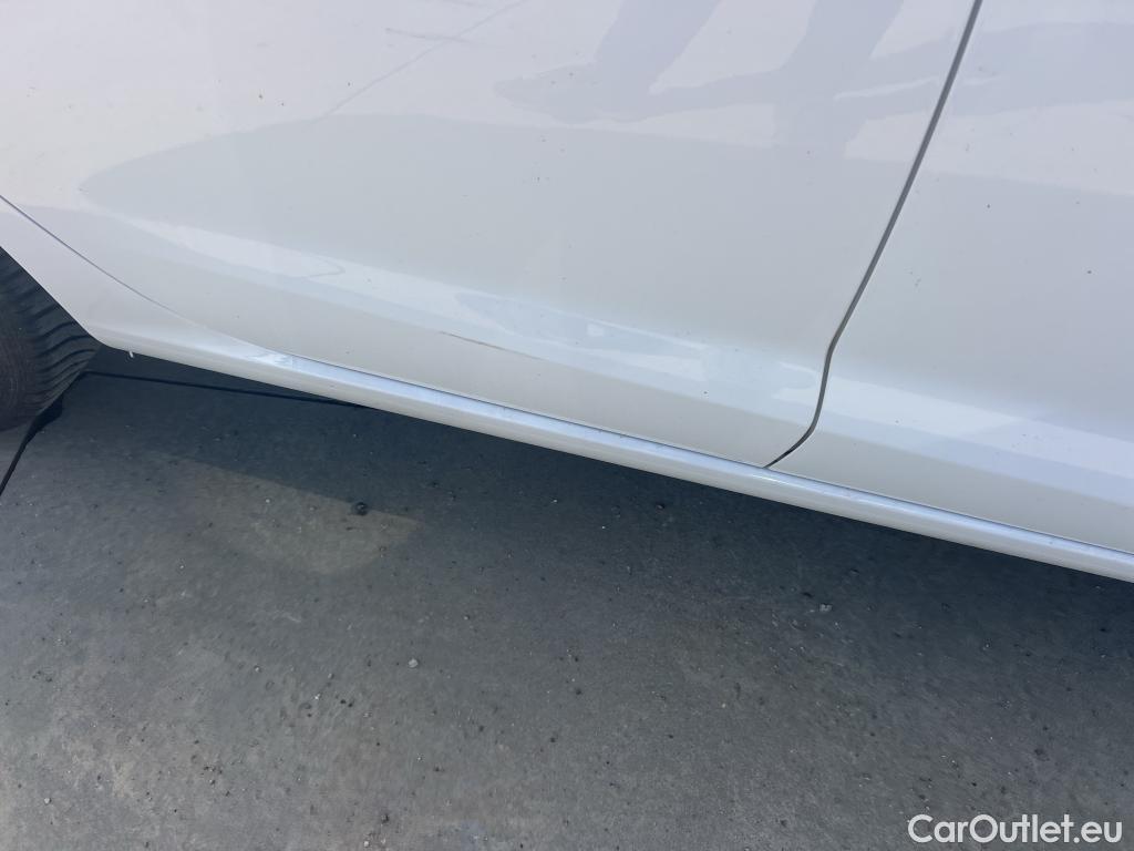  Hyundai  i30 HYUNDAI  / 2020 / 5P / berlina con portón 1.5 DPI Klass SLX #5