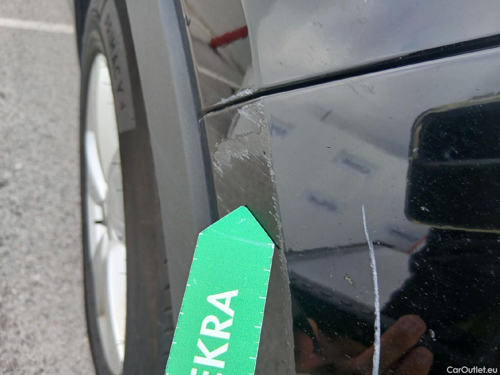  Volvo  XC 40 VOLVO XC40 / 2017 / 5P / todoterreno 1.5 T2 Momentum Core #3