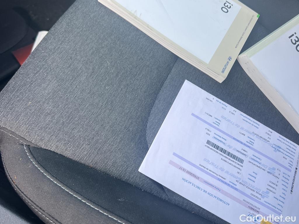  Hyundai  i30 HYUNDAI  / 2020 / 5P / berlina con portón 1.5 DPI Klass SLX #1