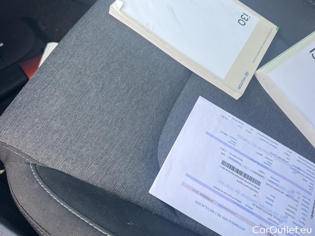  Hyundai  i30 HYUNDAI  / 2020 / 5P / berlina con portón 1.5 DPI Klass SLX #2