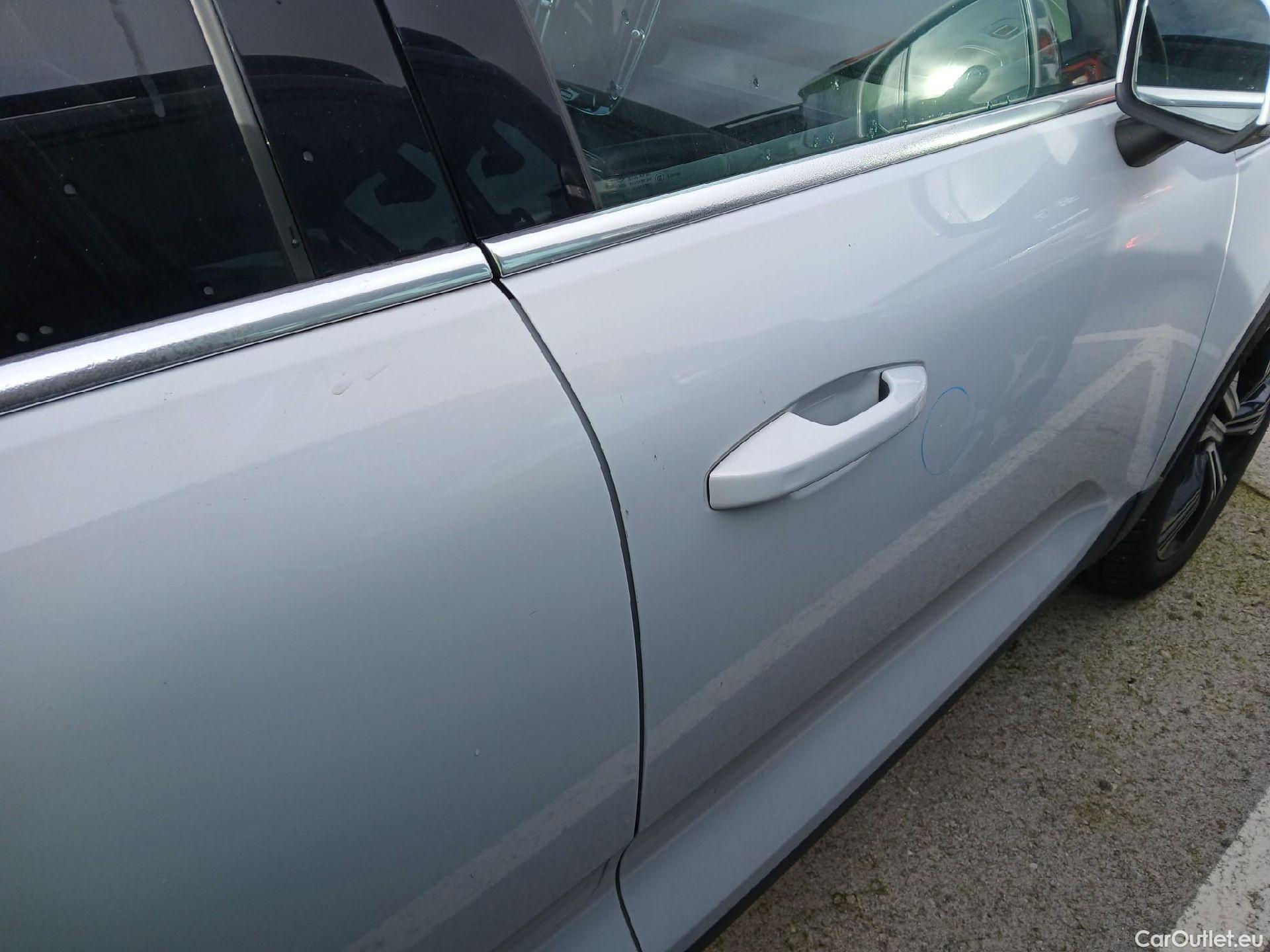  Volvo  XC 40 VOLVO XC40 / 2017 / 5P / todoterreno 1.5 T5 Twin Recharge Inscription Auto #32