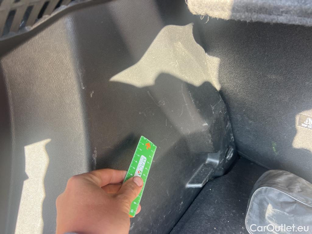  Peugeot  2008 PEUGEOT  / 2019 / 5P / todoterreno Active Puretech 100 S&S BVM6 #14