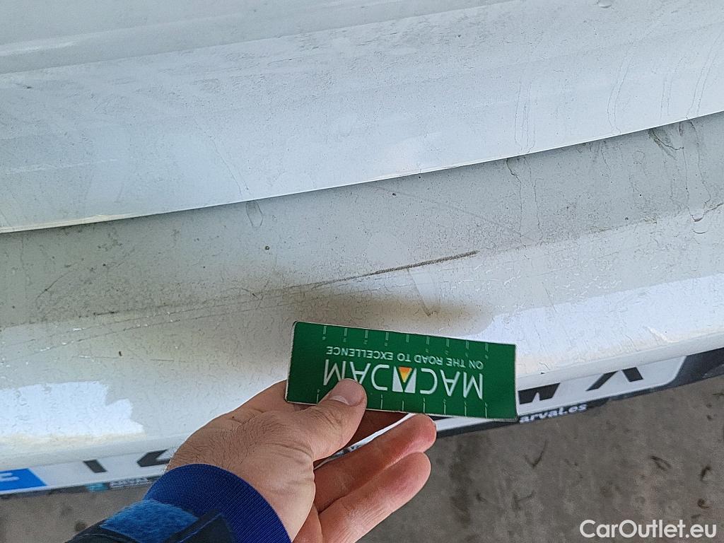  Peugeot  208 PEUGEOT  / 2019 / 5P / berlina con portón BlueHDi 73kW (100CV) Active Pack (AC) #14