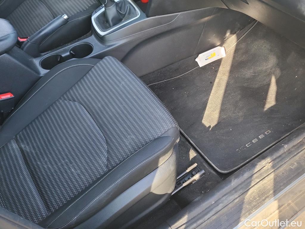  KIA  XCeed KIA  / 2019 / 5P / todoterreno 1.0 T-GDi Drive 88kW (120CV) #27