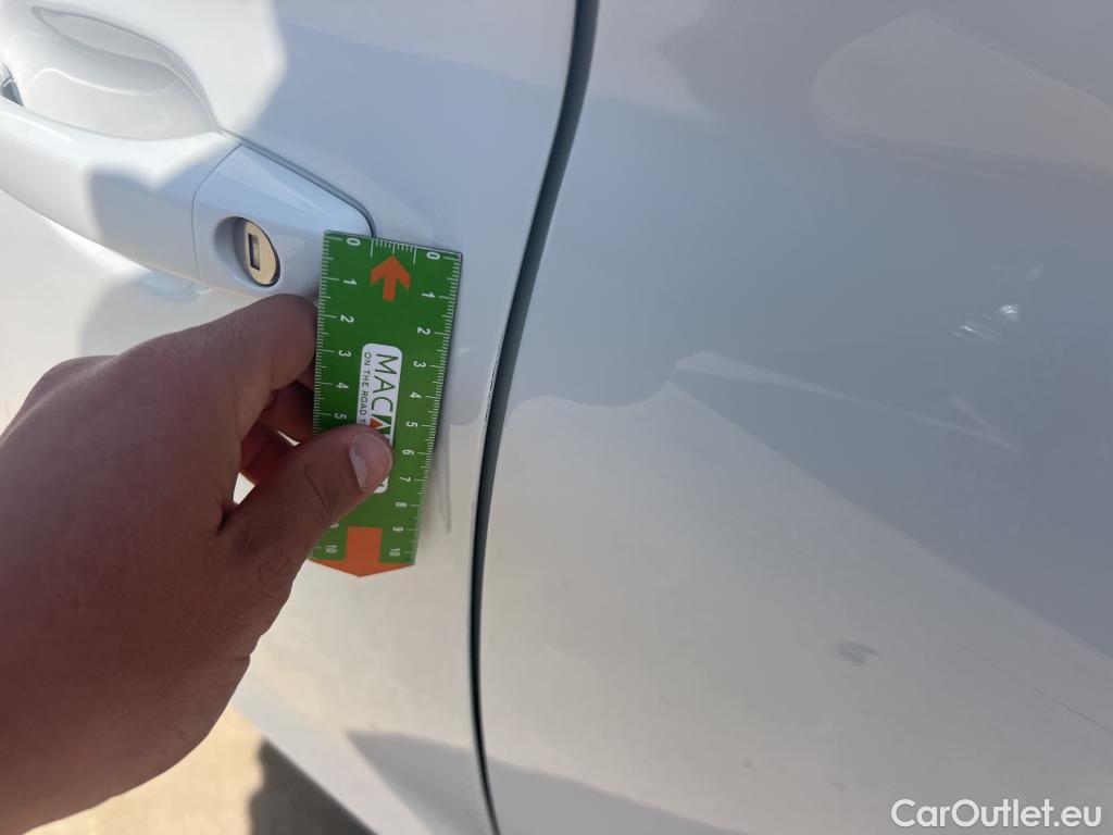  Opel  Corsa OPEL  / 2019 / 5P / berlina con portón 1.2T XHL 74kW (100CV) Edition (AC2) #4