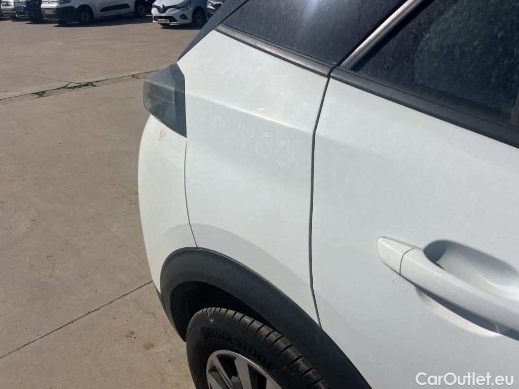  Peugeot  2008 PEUGEOT  / 2019 / 5P / todoterreno Active Puretech 100 S&S BVM6 #25