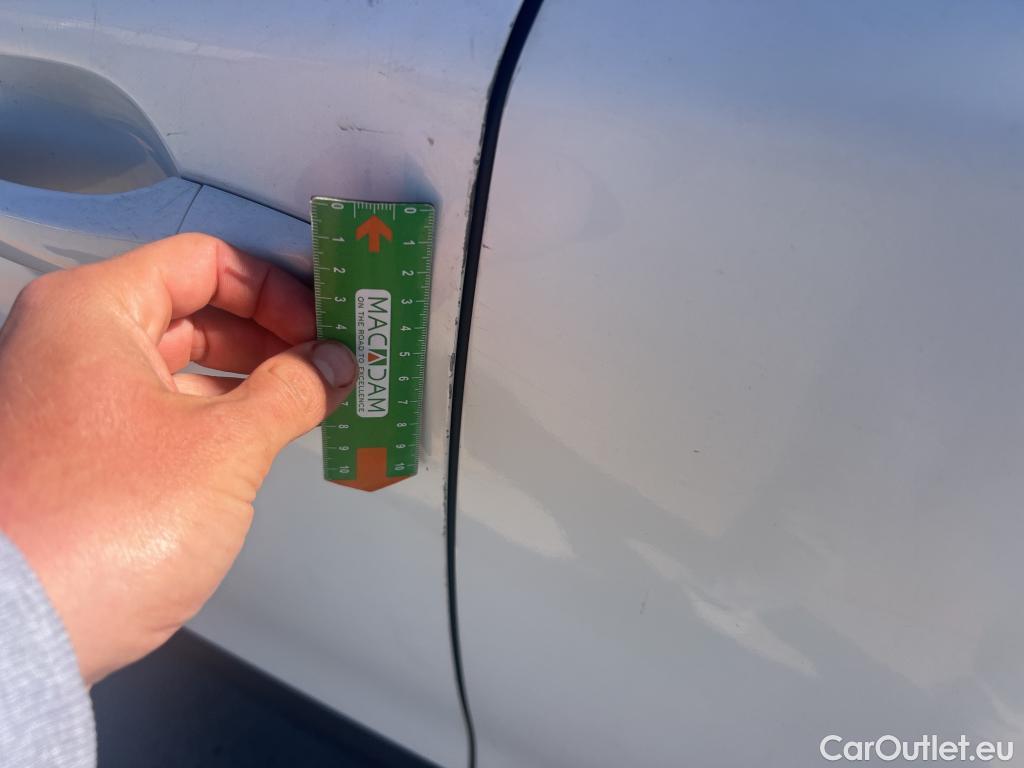  Peugeot  2008 PEUGEOT  / 2019 / 5P / todoterreno Active Puretech 100 S&S BVM6 #8