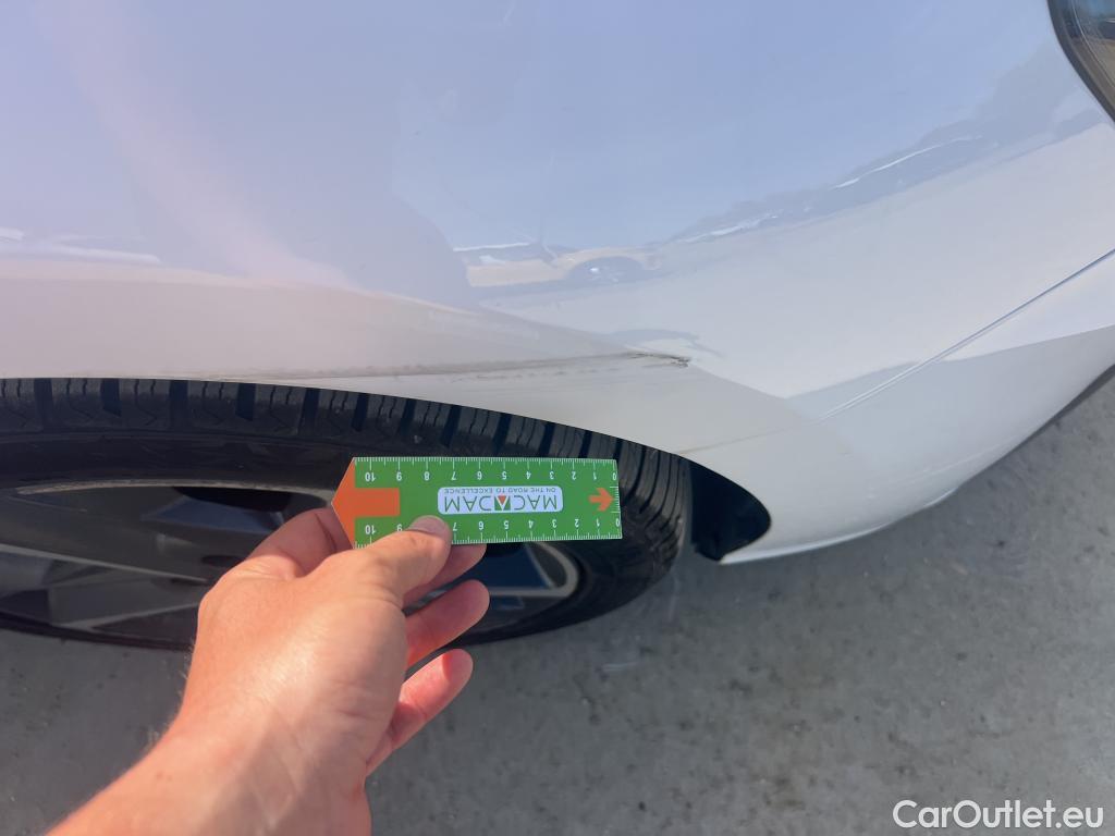  Hyundai  i30 HYUNDAI  / 2020 / 5P / berlina con portón 1.5 DPI Klass SLX #29