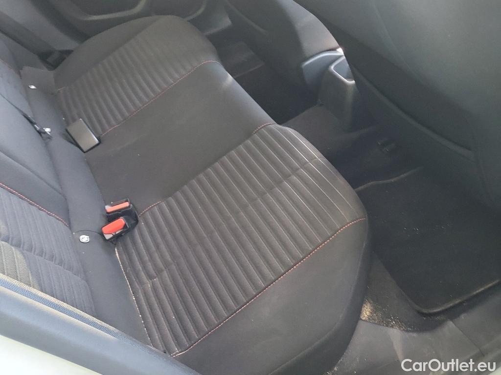  Peugeot  208 PEUGEOT  / 2019 / 5P / berlina con portón BlueHDi 73kW (100CV) Active Pack (AC) #16