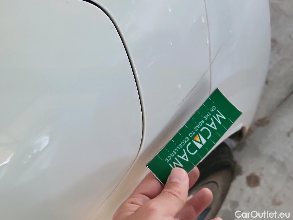  Peugeot  208 PEUGEOT  / 2019 / 5P / berlina con portón BlueHDi 73kW (100CV) Active Pack (AC) #8