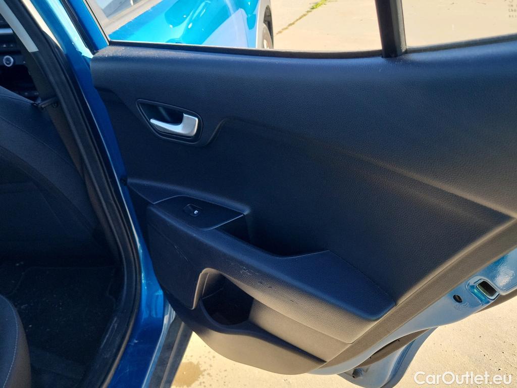  KIA  STONIC KIA  / 2017 / 5P / todoterreno 1.2 DPi 62kW (84CV) Concept  #7